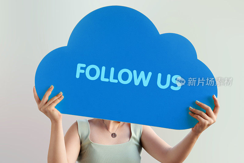 用“Follow Us”这个词来形容云技术